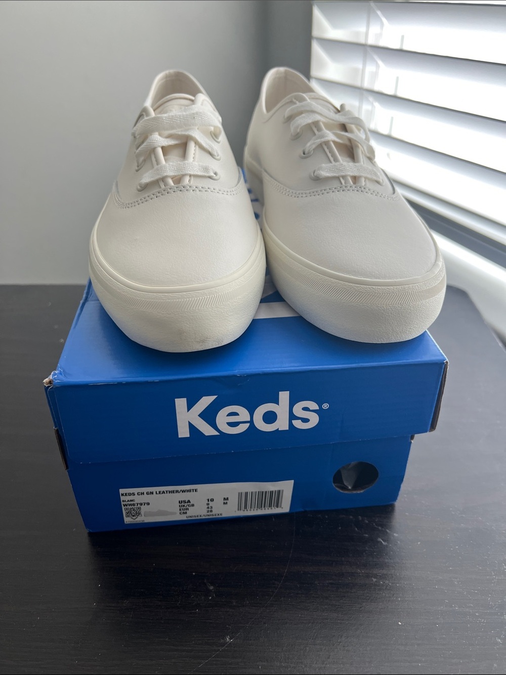 Women Keds cream color  Canvas Lace-Up Sneakers